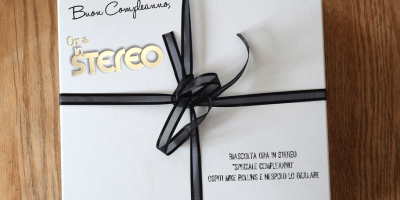 Buon Compleanno, Ora in Stereo = Speciale con Mike Rollins e Nespolo Lo Giullare